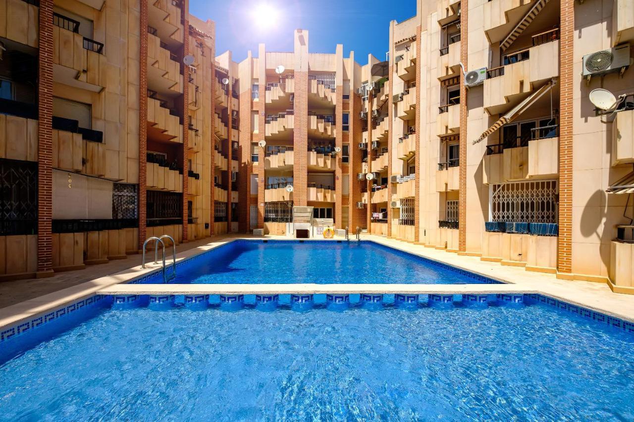 Holiday Royal Suite Concordia Torrevieja Exterior photo